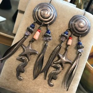Vintage Jewelry - Wacky Silver Light Weight Sea Shell Gypsy Earrings Vintage Jewelry - Wacky Silver Light Weight Sea Shell Gypsy Earrings